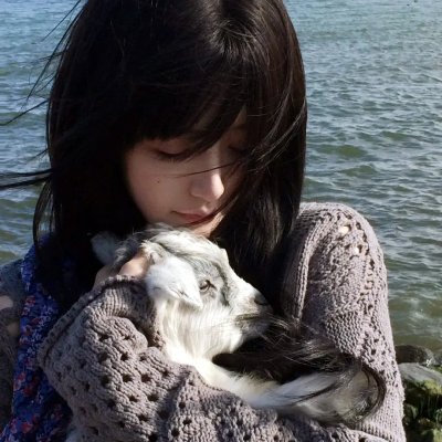 一线女星机场牵手女助理，前后半年内幕曝光，粉丝集体脱粉